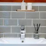 Holiday home 3 Bed | Walk To Convention Centre | Parking Harrogate