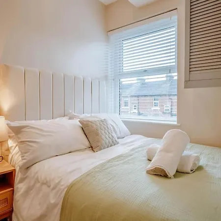 Hébergement de vacances Townhouse, Stylish 3-bed, Parking And Wifi *