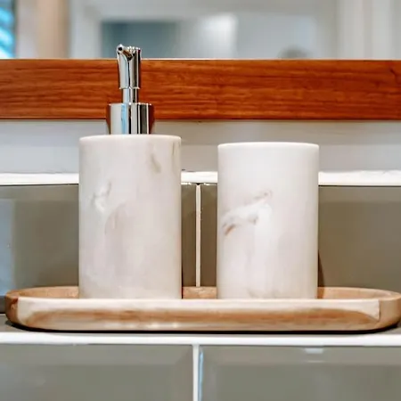 Townhouse, Stylish 3-bed, Parking And Wifi * Harrogate