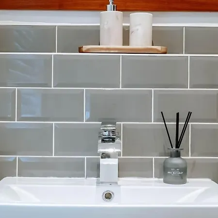 펜션 Townhouse, Stylish 3-bed, Parking And Wifi *