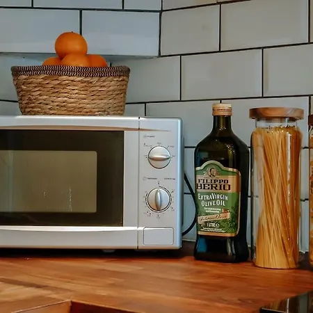 펜션 Townhouse, Stylish 3-bed, Parking And Wifi 해러게이트