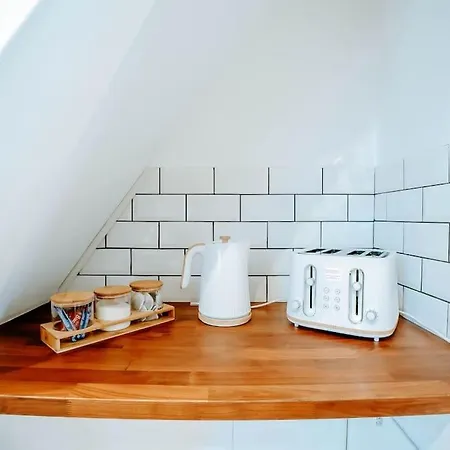 Townhouse, Stylish 3-bed, Parking And Wifi Harrogate