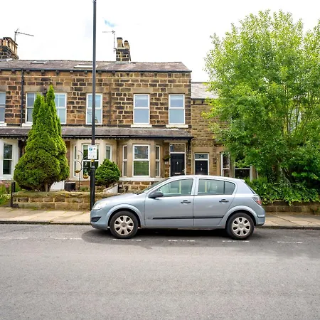 Townhouse, Stylish 3-bed, Parking And Wifi Hébergement de vacances