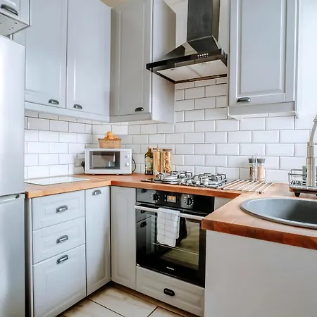 Townhouse, Stylish 3-bed, Parking And Wifi Casa de Férias