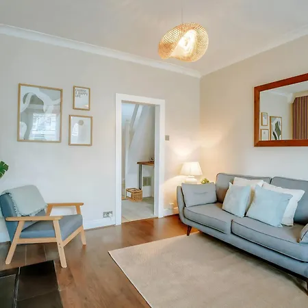 Townhouse, Stylish 3-bed, Parking And Wifi * Harrogate