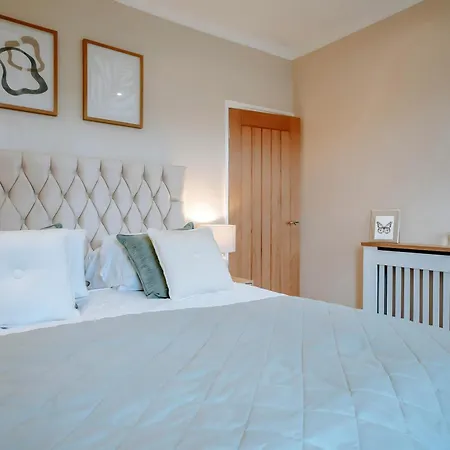 Townhouse, Stylish 3-bed, Parking And Wifi Harrogate