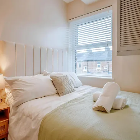 Hébergement de vacances Townhouse, Stylish 3-bed, Parking And Wifi