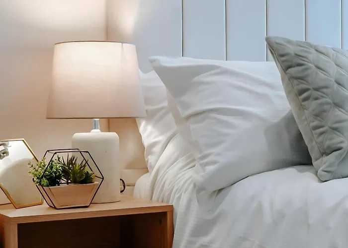 Townhouse, Stylish 3-bed, Parking And Wifi * Harrogate