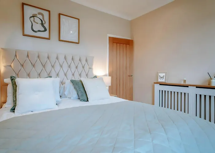 Townhouse, Stylish 3-bed, Parking And Wifi Harrogate