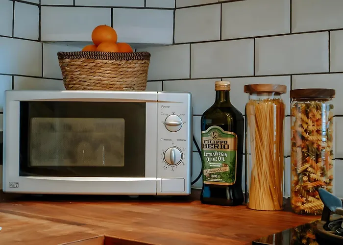 Townhouse, Stylish 3-bed, Parking And Wifi Casa de Férias