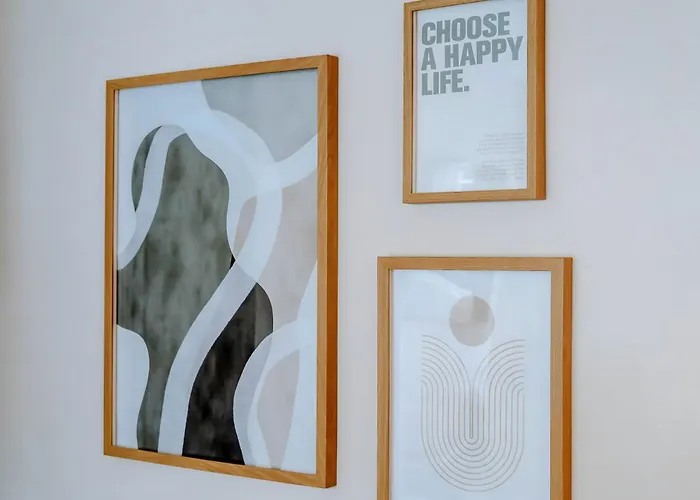 Townhouse, Stylish 3-bed, Parking And Wifi Casa de Férias