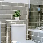 Casa vacanze 3 Bed | Walk To Convention Centre | Parking