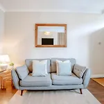 3 Bed | Walk To Convention Centre | Parking